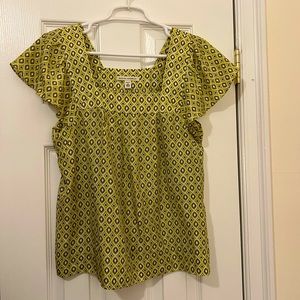 Chartreuse silk patterned Banana Republic Blouse w Flutter sleeve & square neck